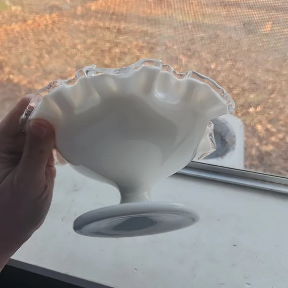 Fenton White Ruffled Glass Art Bowl - Picture 5 of 5